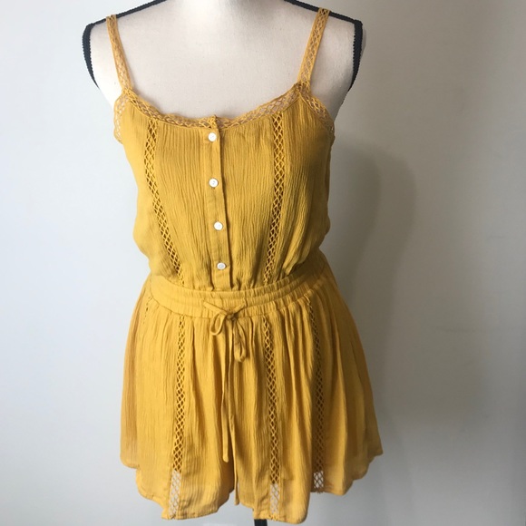 NWOT Yellow Shorts Romper - Picture 1 of 2